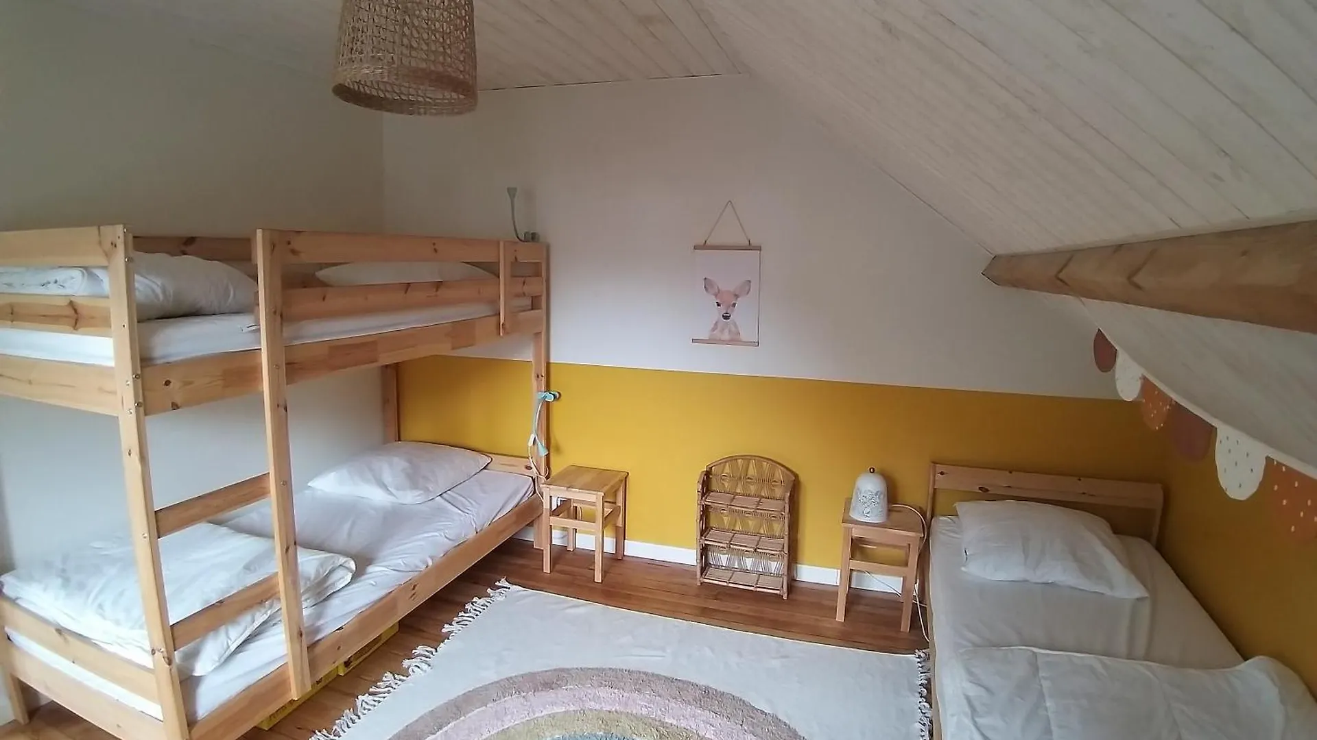 Vue Imprenable Sur La Riviere. Villa Sarrancolin France